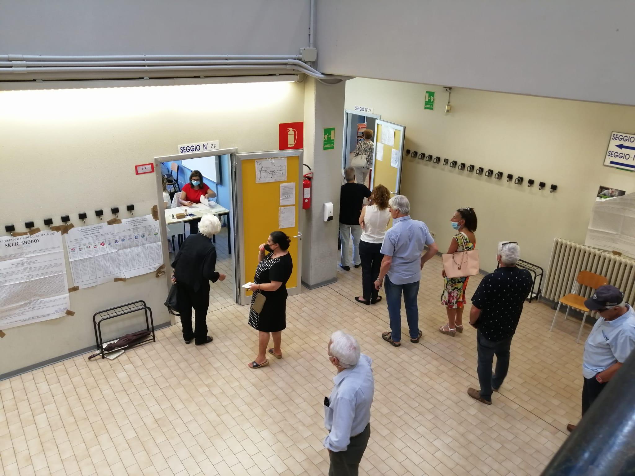 Immagine per Ronchi, 10mila cittadini al voto e affluenza al 18% a mezzogiorno